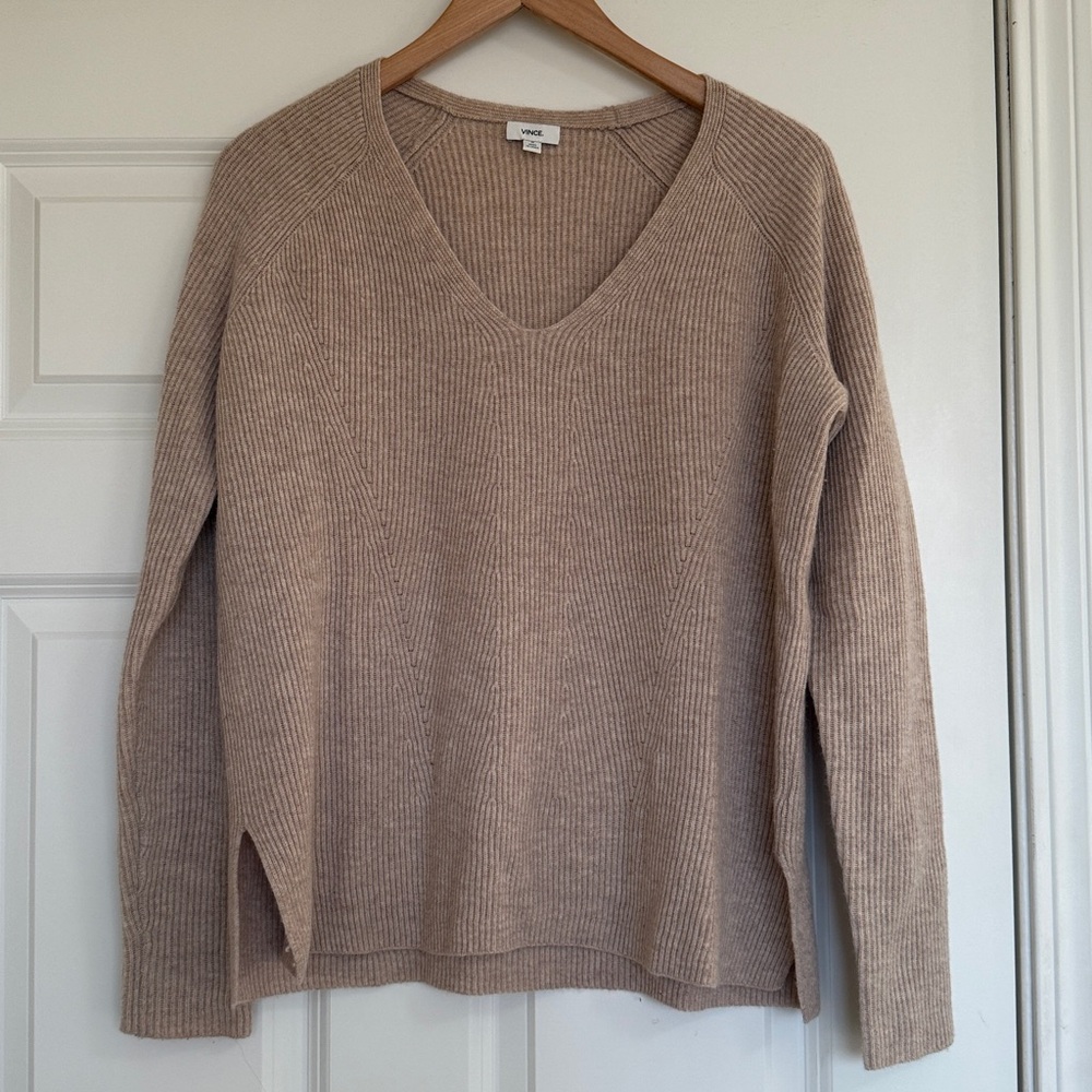 Vince Cashmere Wool Sweater Medium V Neck Ribbed Beige Tan Neutral Womens